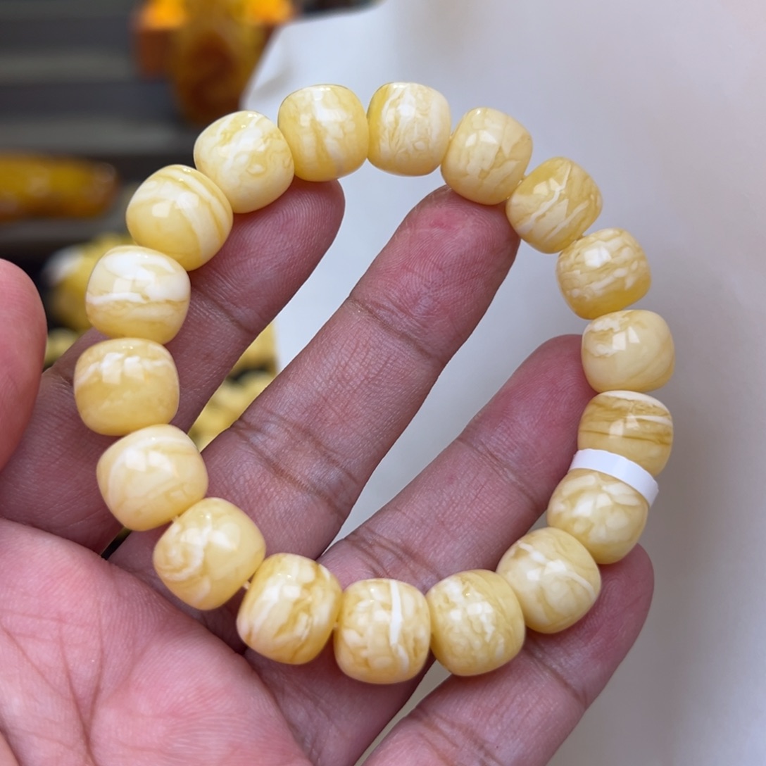 7***.蜜蜡未镶嵌珠宝奇石12加20.4克