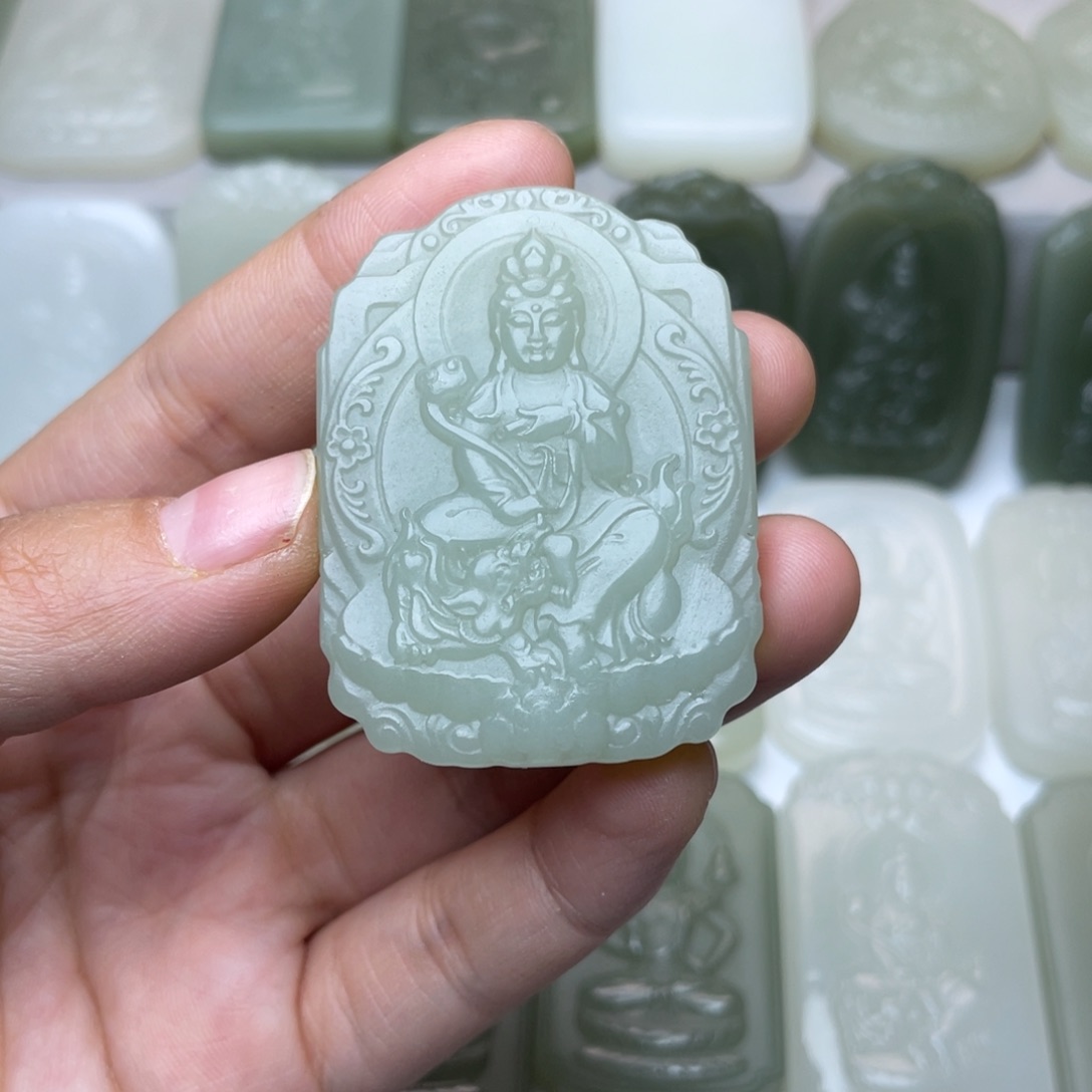 和田玉颈饰未镶嵌相**缘