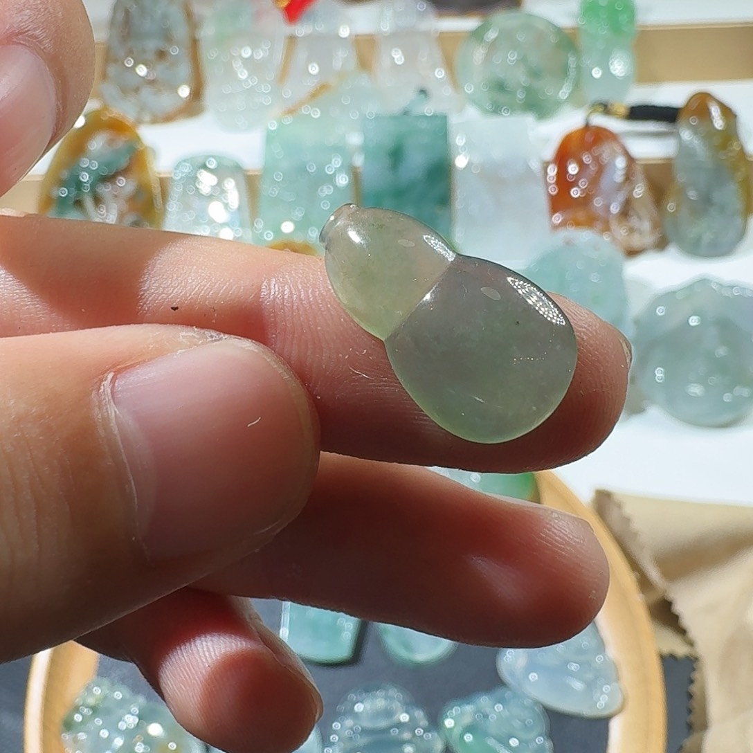 翡翠未镶嵌挂件葫芦