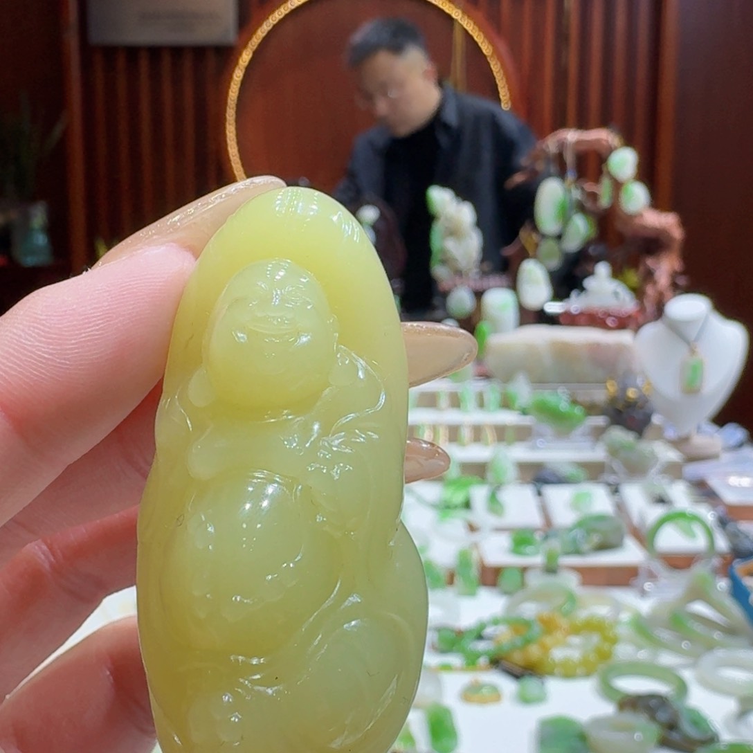 和田玉黄口佛未镶嵌