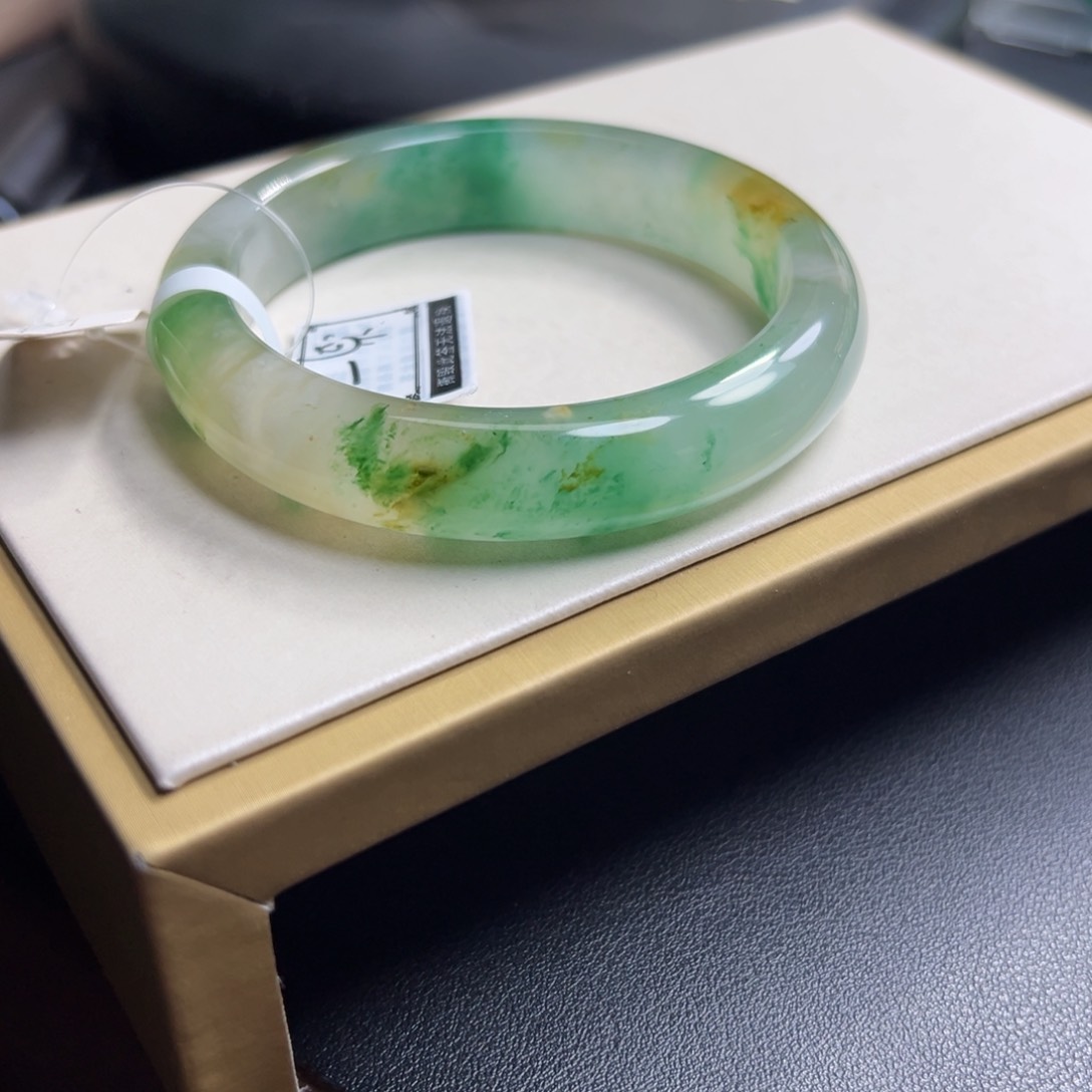 石英质玉手镯未镶嵌58