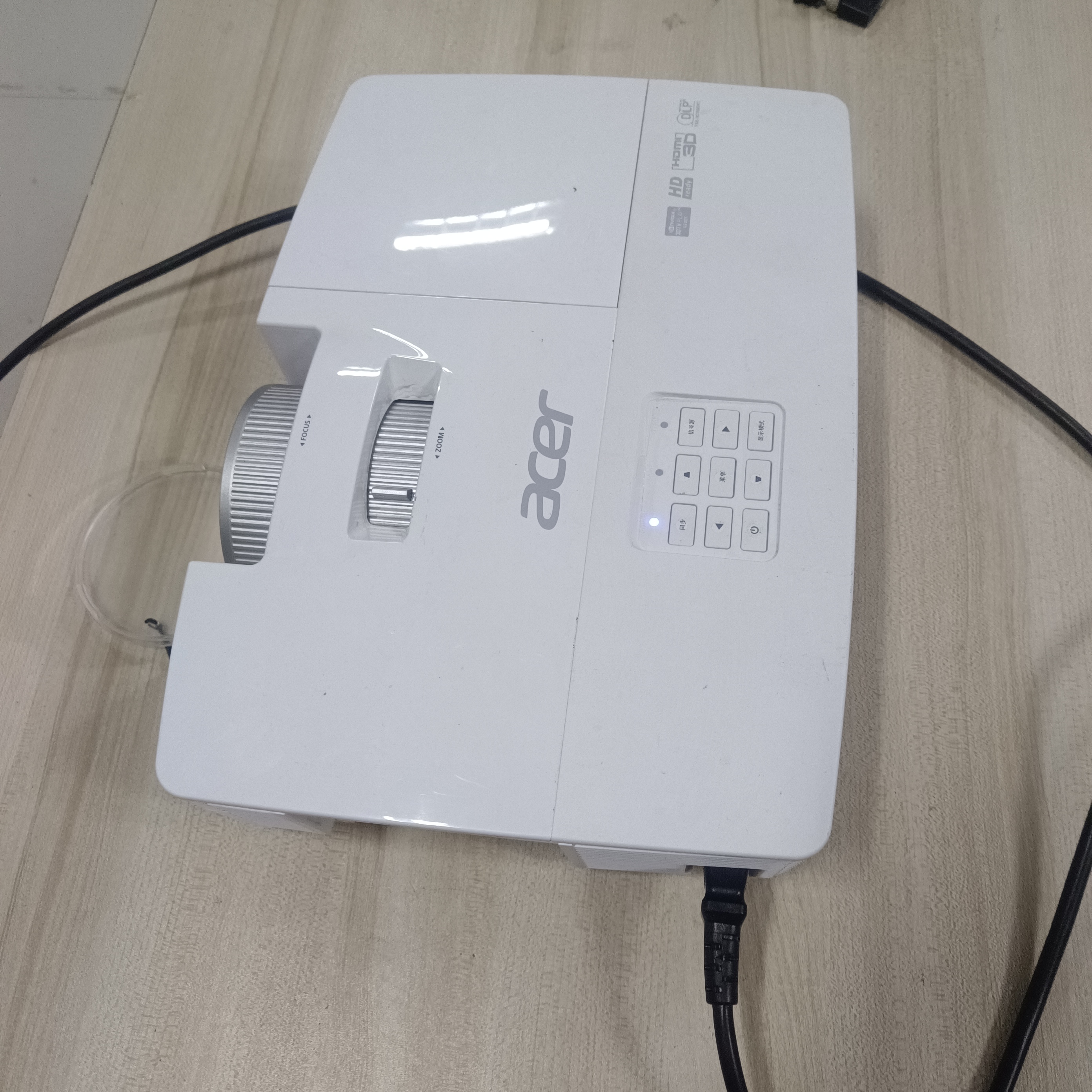 9新  二手宏基投影仪运费自理