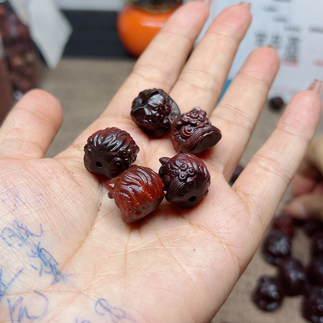 木海南红降雕刻醒狮1.5尺寸一个29.9