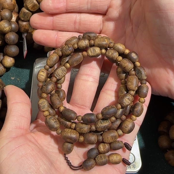 沉香手串巴**坚乌身淳化老料留疤珠多圈0.8