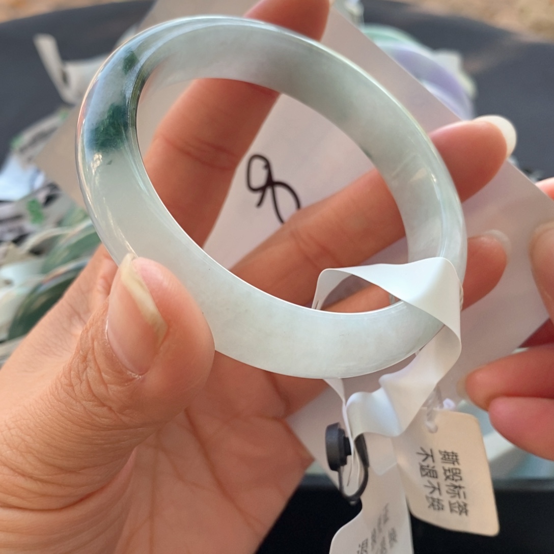 翡翠未镶嵌手镯手镯