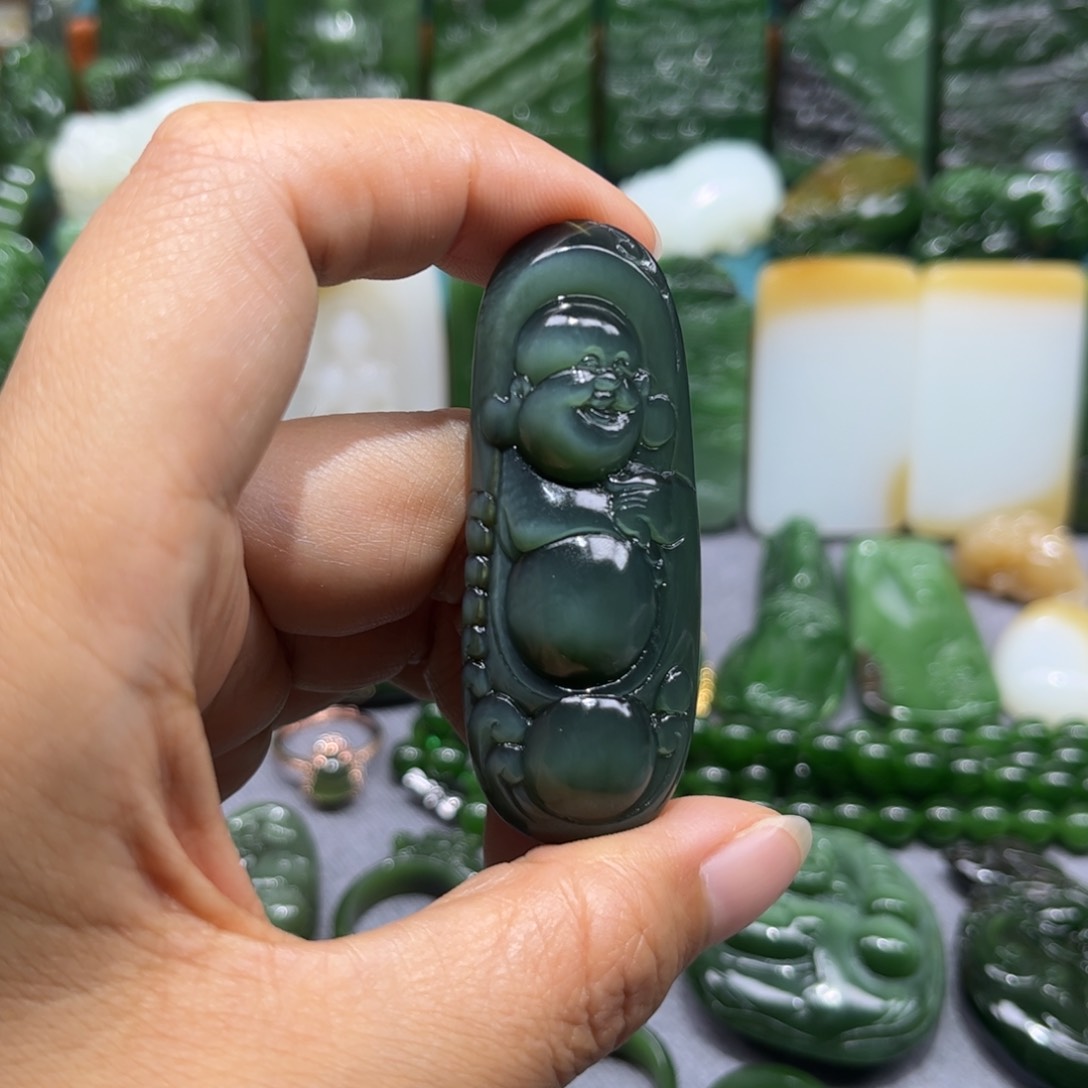 和田玉未镶嵌颈饰小*嘿