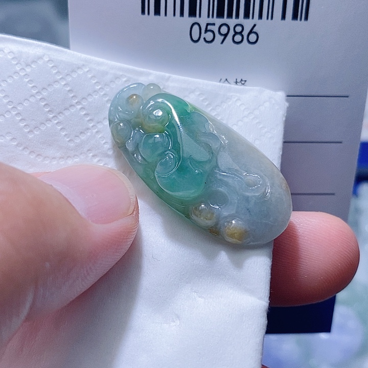 翡翠未镶嵌颈饰天光墟翡翠市场现金代购