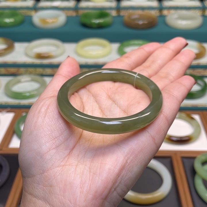 和田玉手镯未镶嵌50