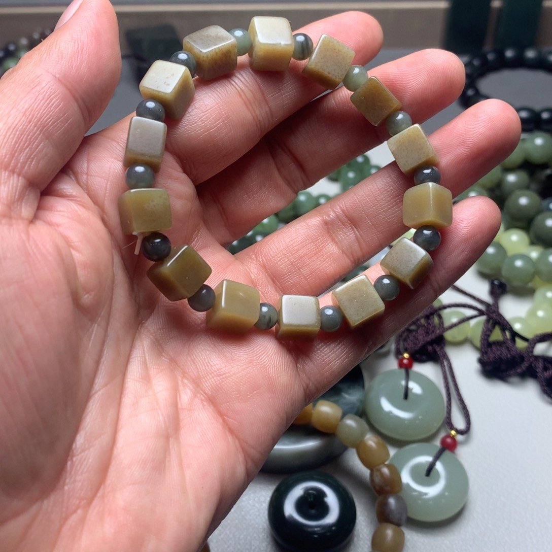 和田玉未镶嵌手链