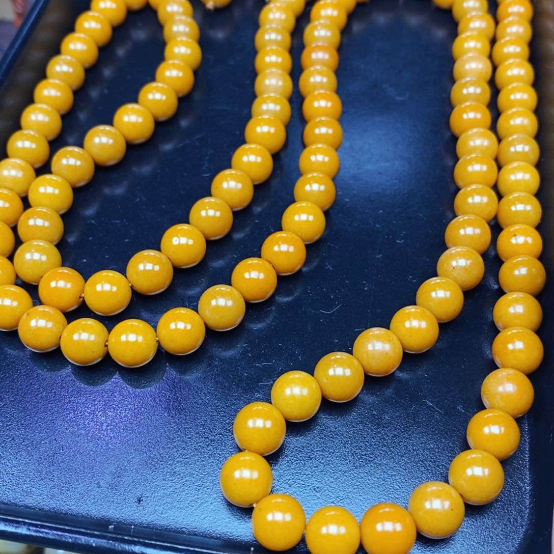 石英质玉（黄龙玉）未镶嵌颈饰