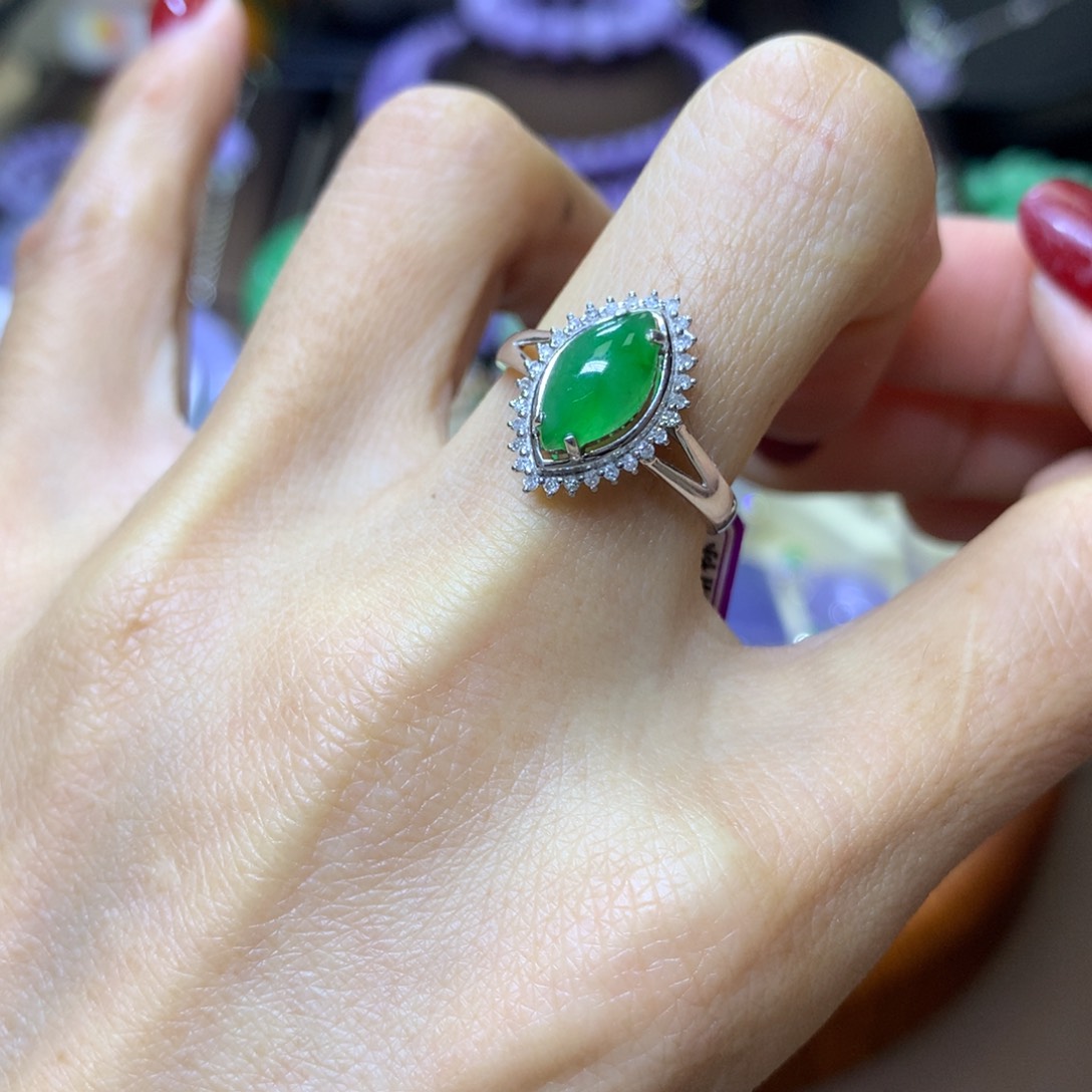 【闪购商品】翡翠颈饰18K金镶嵌翡翠