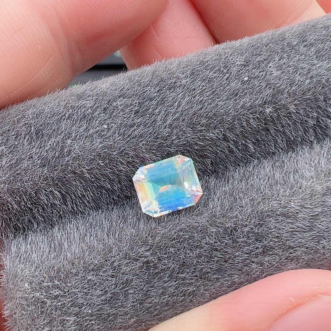 月光石裸石未镶嵌1.82克拉