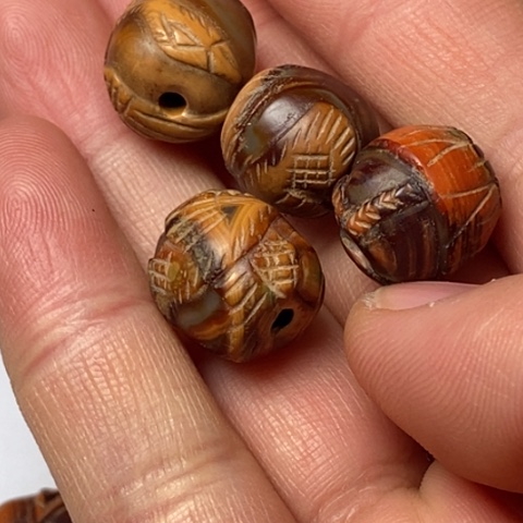 金***禄玛瑙/玉髓未镶嵌珠子