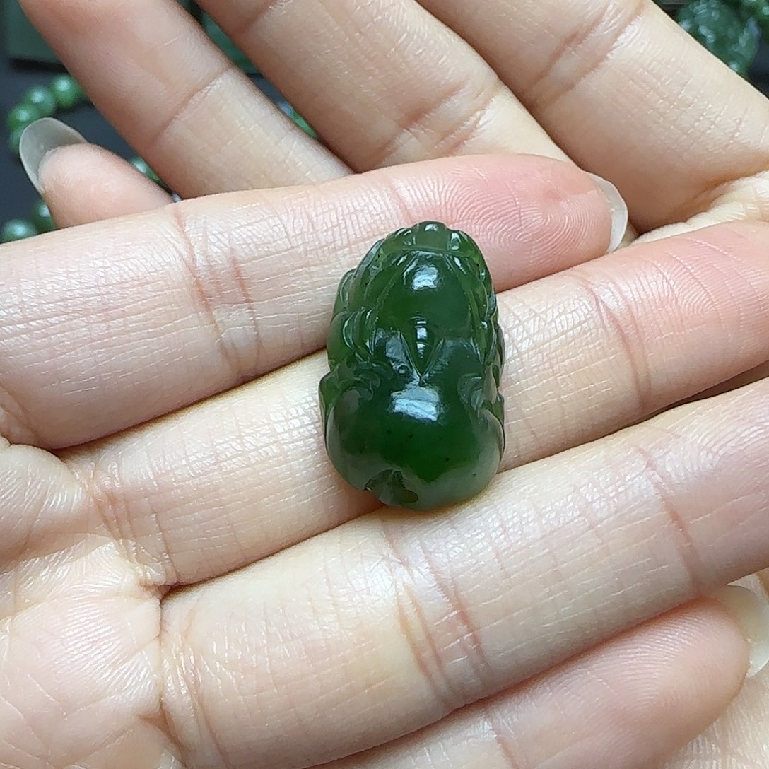 和田玉吊坠未镶嵌