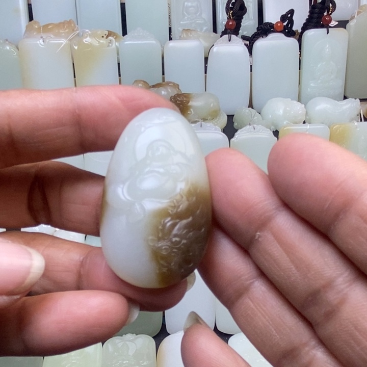 和田玉颈饰未镶嵌