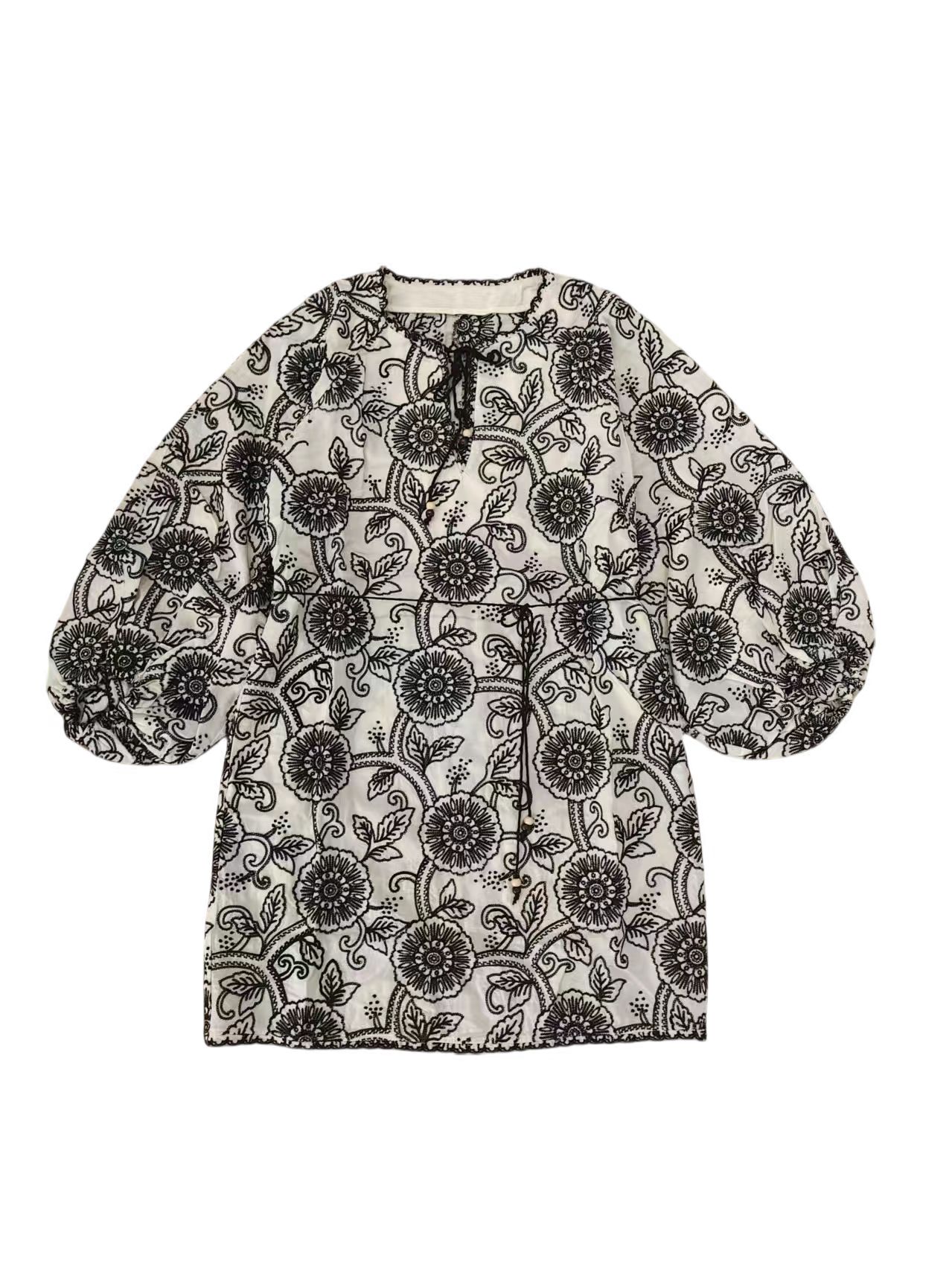 女装；M81满绣花连衣裙