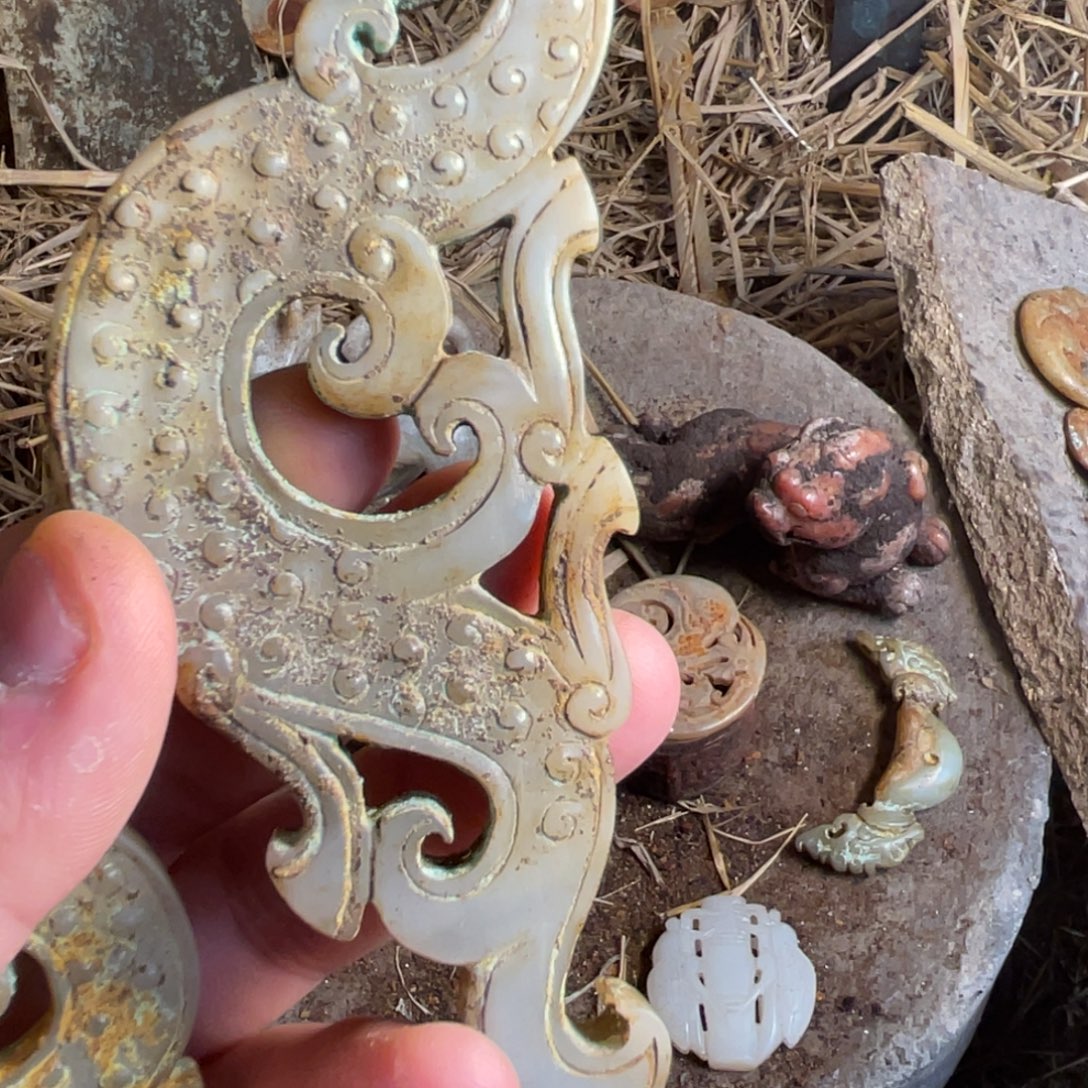 青***花和田玉（糖玉）未镶嵌颈饰