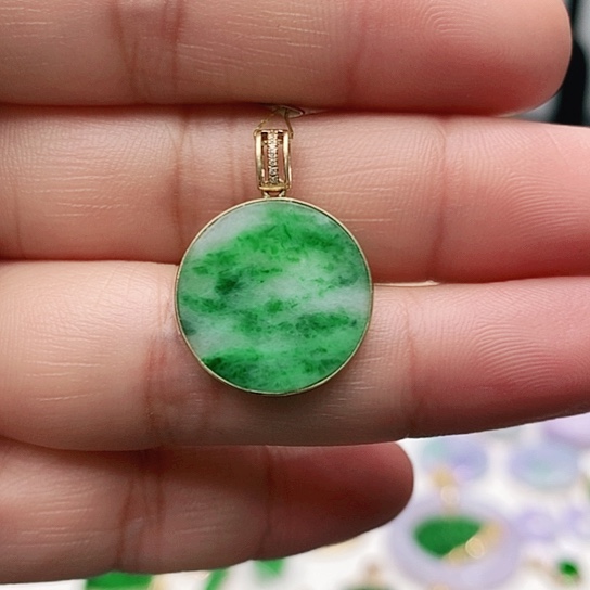 翡翠颈饰18K金镶嵌清*子挂件