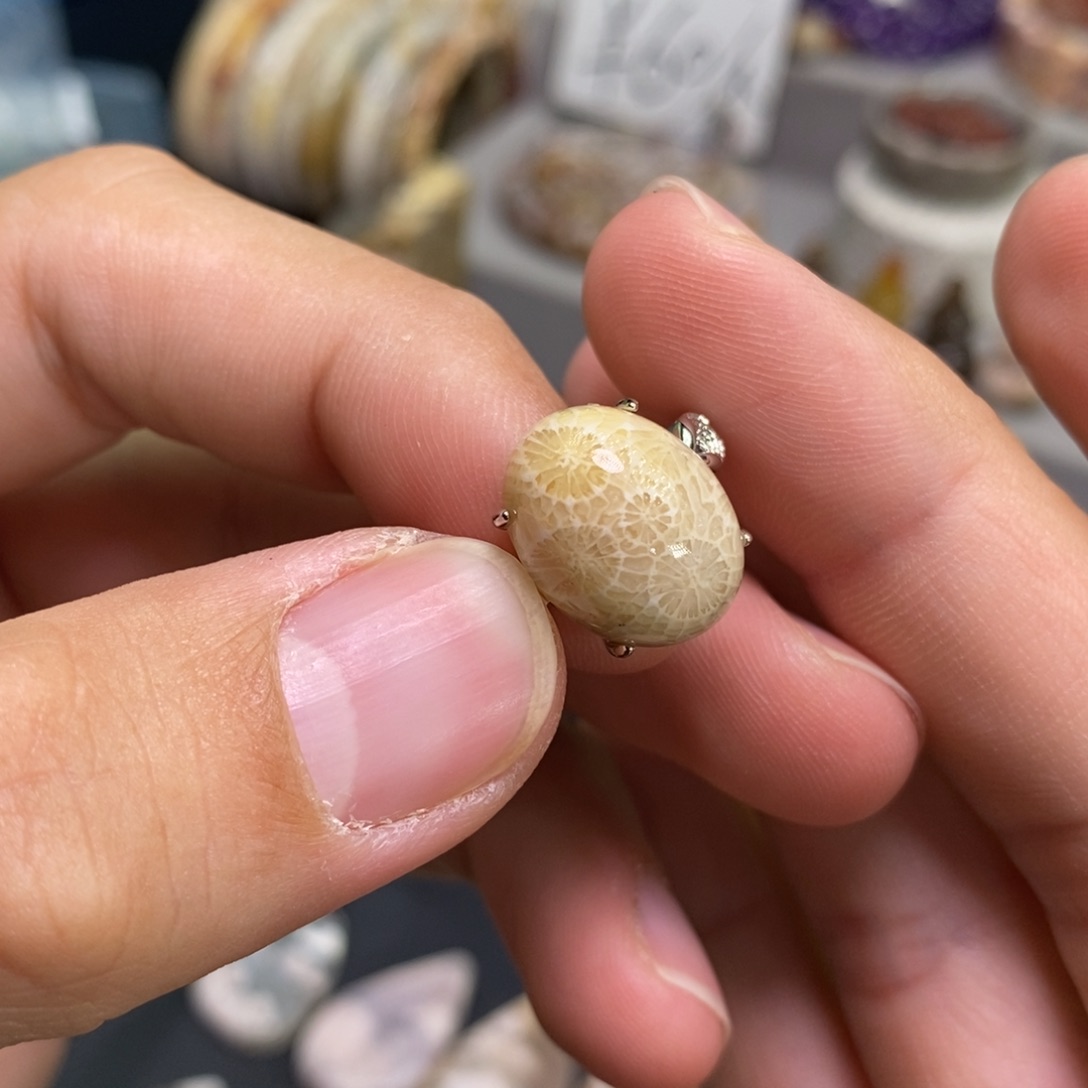 硅化玉合金戒指珊瑚玉