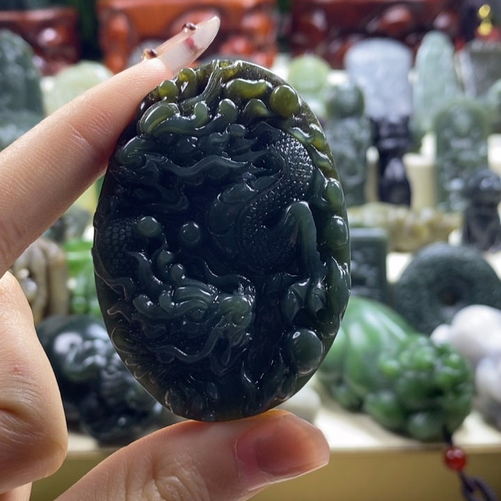 和田玉颈饰未镶嵌