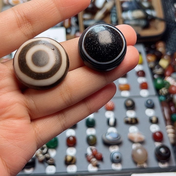 玛瑙/玉髓未镶嵌珠宝半成品董****居