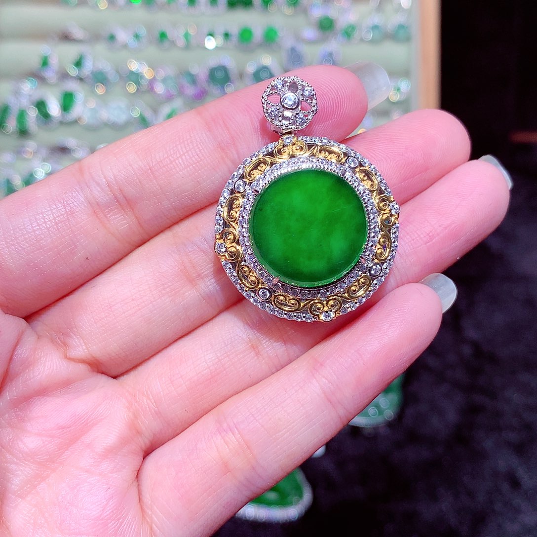 【闪购商品】翡翠吊坠(不含链)未镶嵌