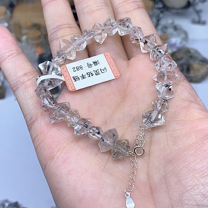 水晶手链未镶嵌闪灵钻手链