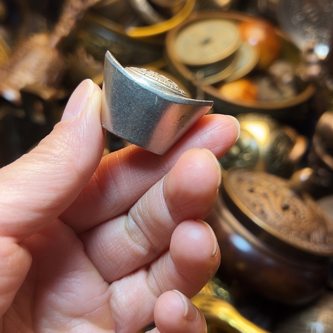 精美铜器工艺品等