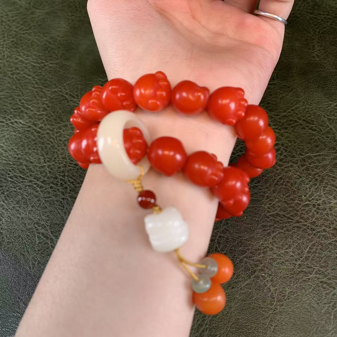 MK841柿子红菩提双圈猫爪