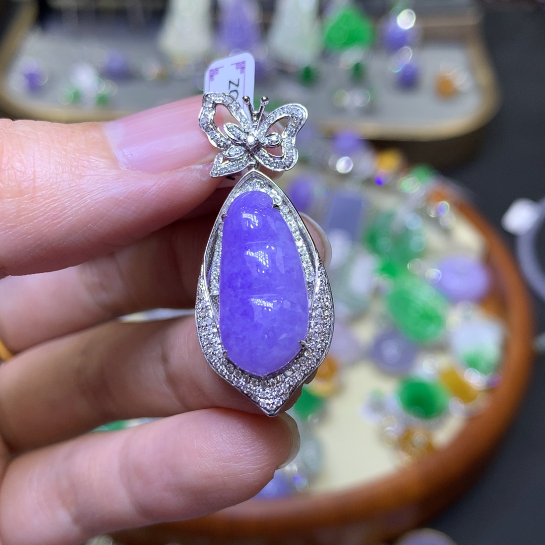 翡翠颈饰18K金镶嵌翡翠吊坠项链