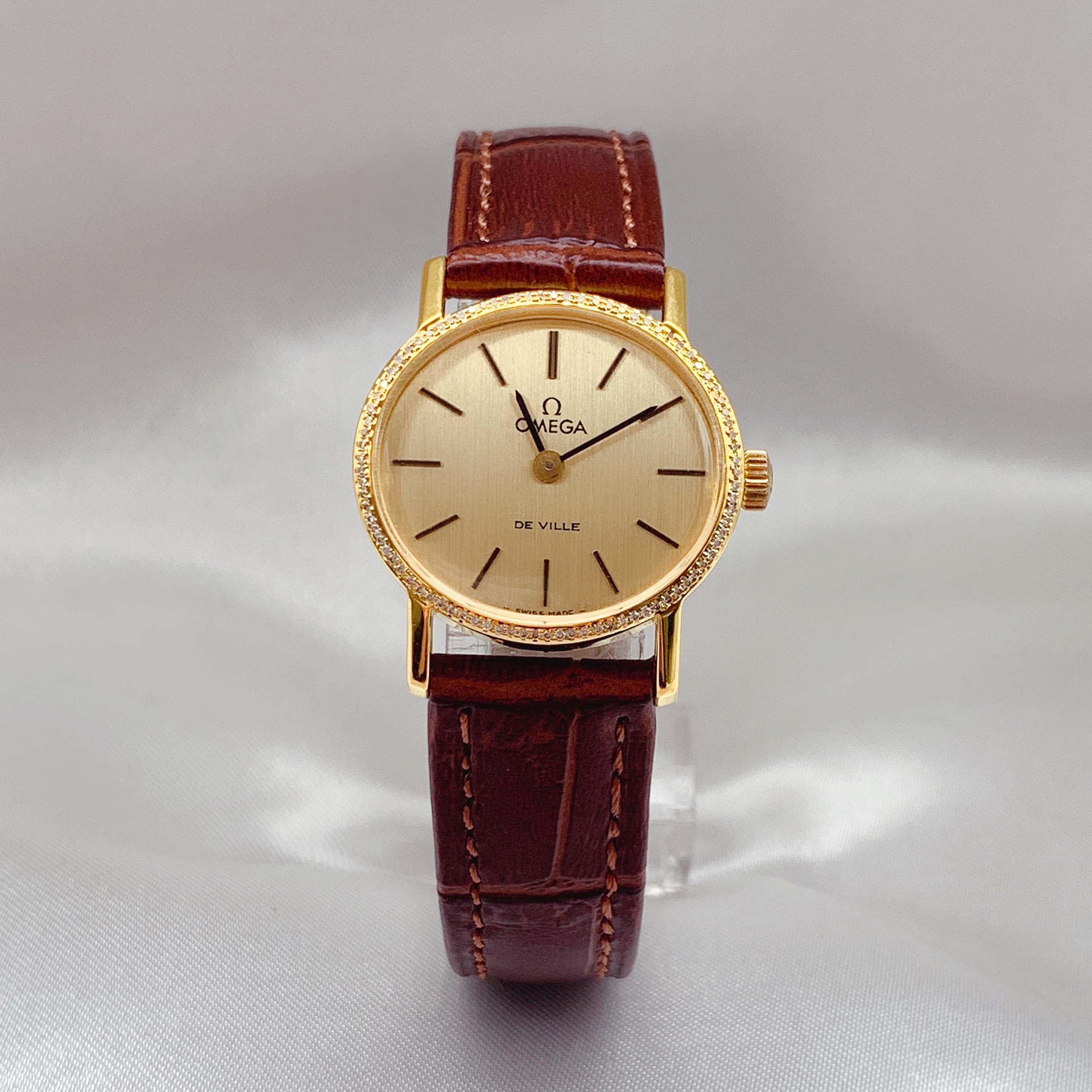 95新 Omega/欧米茄 碟飞系列/金盘/后钻手动机械/女表22*24mm简约