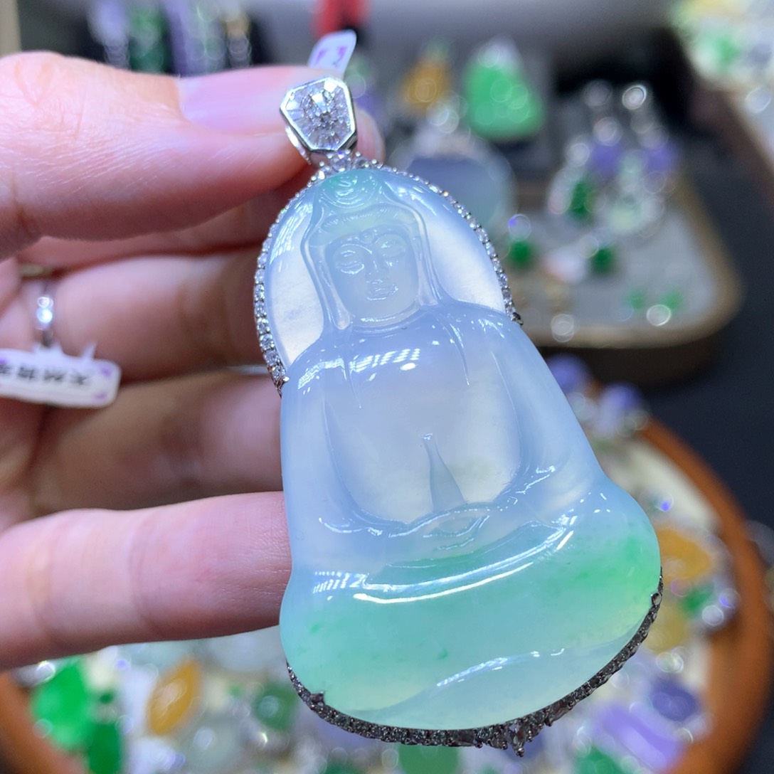 【闪购商品】翡翠颈饰18K金镶嵌翡翠吊坠项链