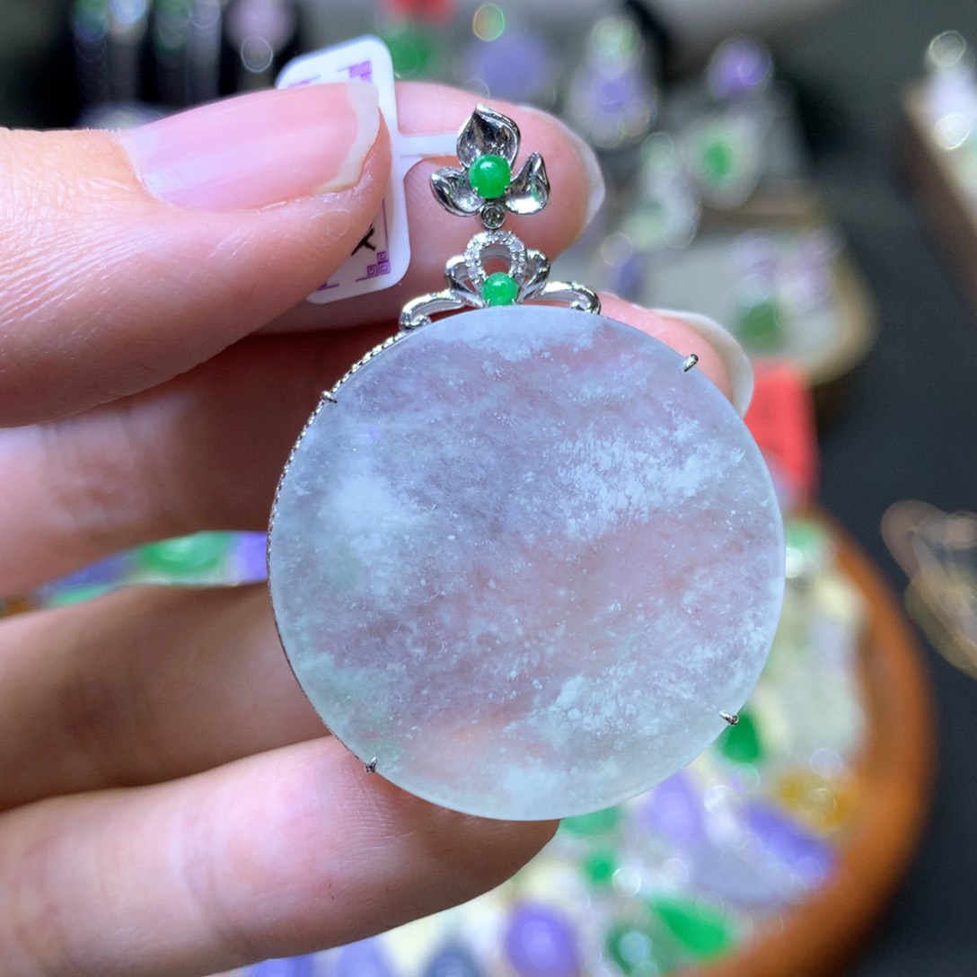 【闪购商品】翡翠颈饰18K金镶嵌翡翠吊坠项链