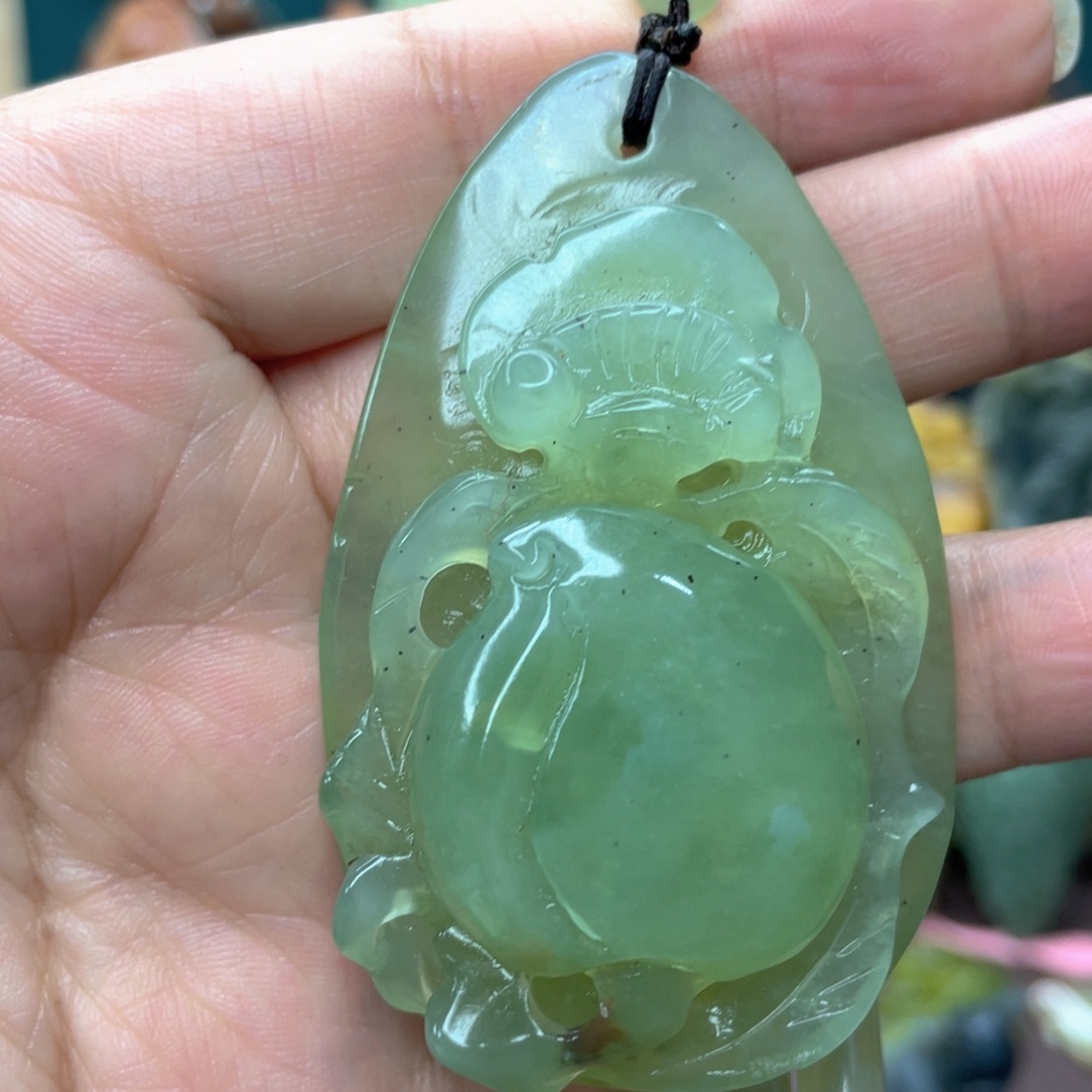 蛇纹石玉颈饰未镶嵌