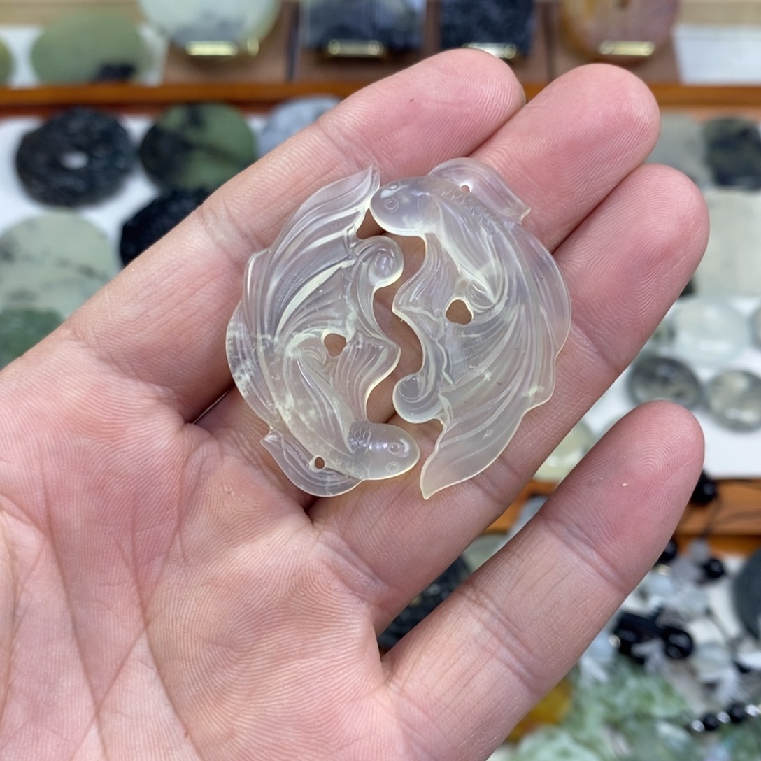 岫玉未镶嵌颈饰岫玉双鱼吊坠