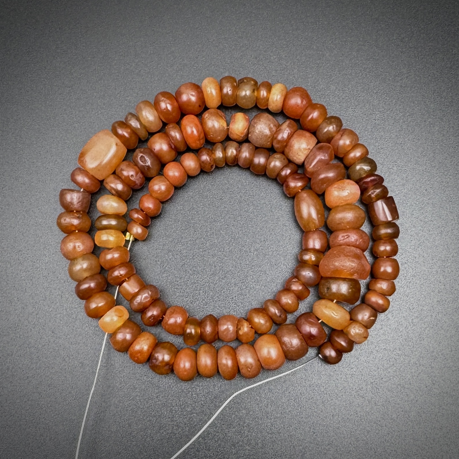 千年到代老型珠米黄色浅橘色老玛瑙