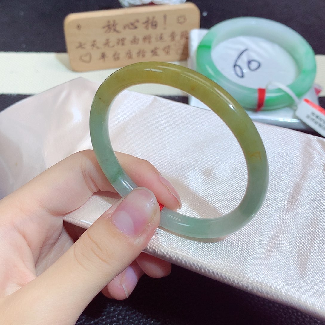 翡翠未镶嵌手镯478