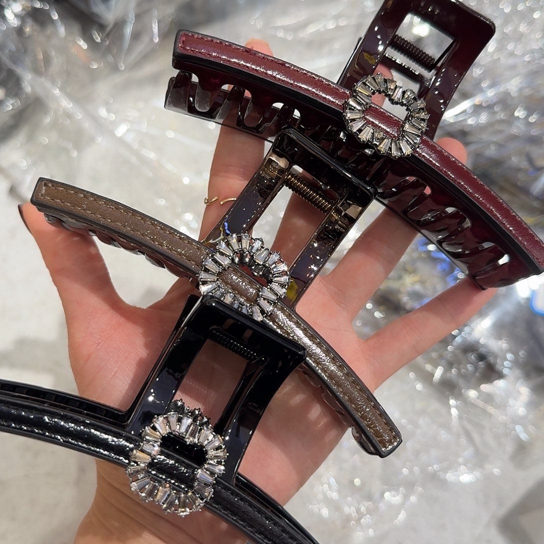 亚克力非金属满方钻皮底13抓夹32