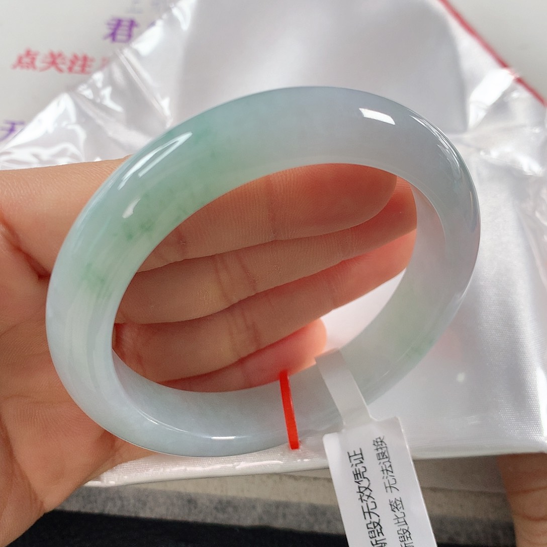 翡翠手镯未镶嵌 正圈①③⑧