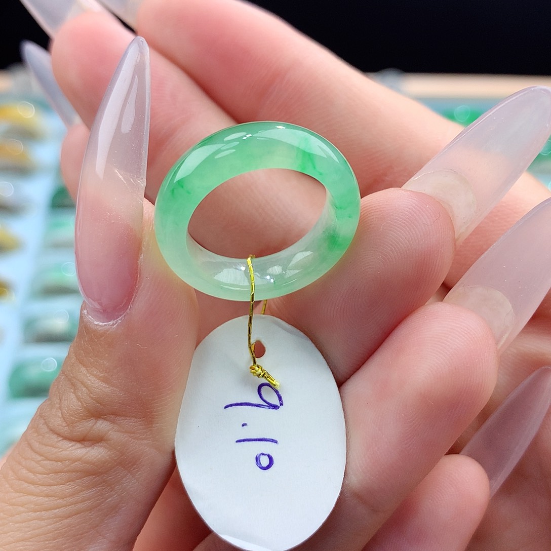 翡翠戒指未镶嵌9-10圈