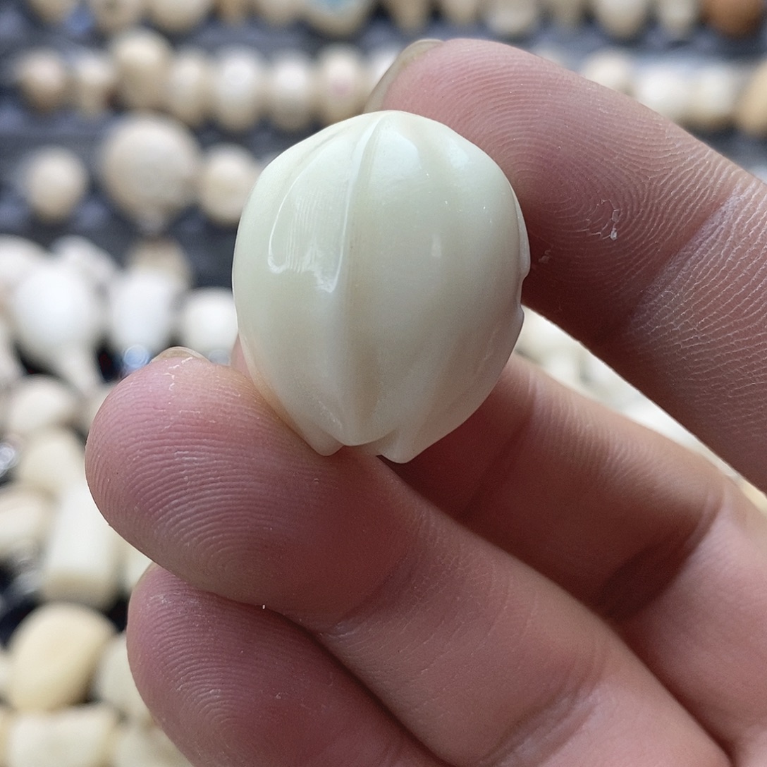 小***鹏菩提根/象牙果吊坠