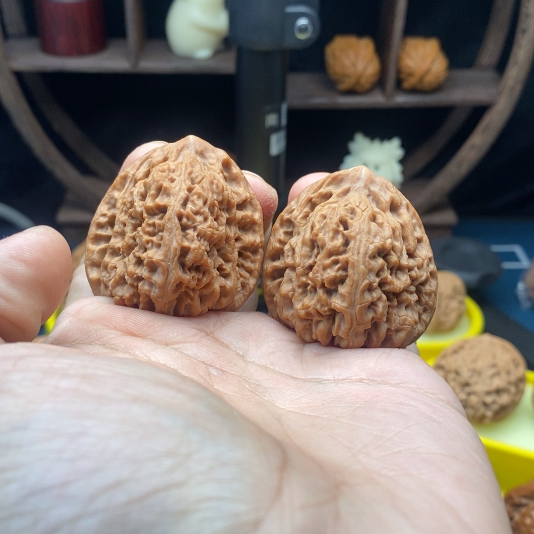 文玩核桃把件39高桩三角南疆石