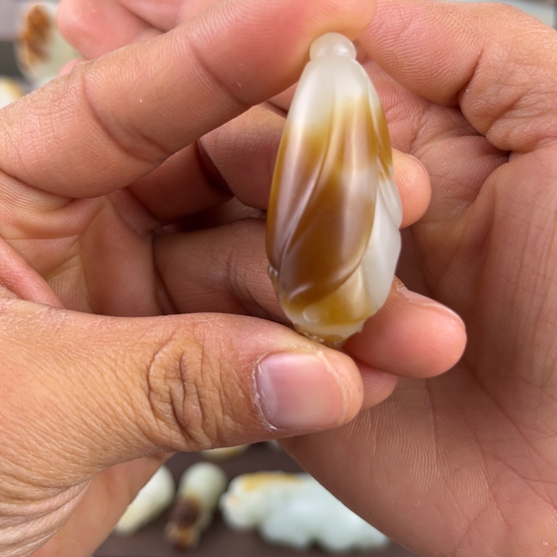 和田玉（糖玉）未镶嵌颈饰