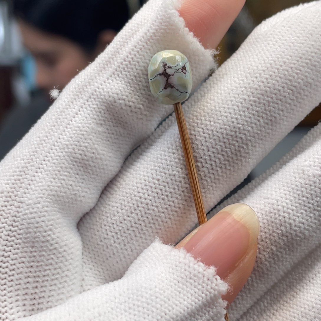 绿松石未镶嵌挂件