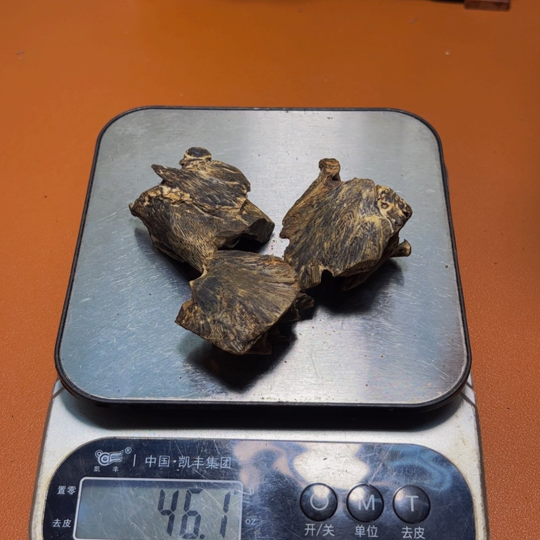 沉香木手把件薇**?沉香料