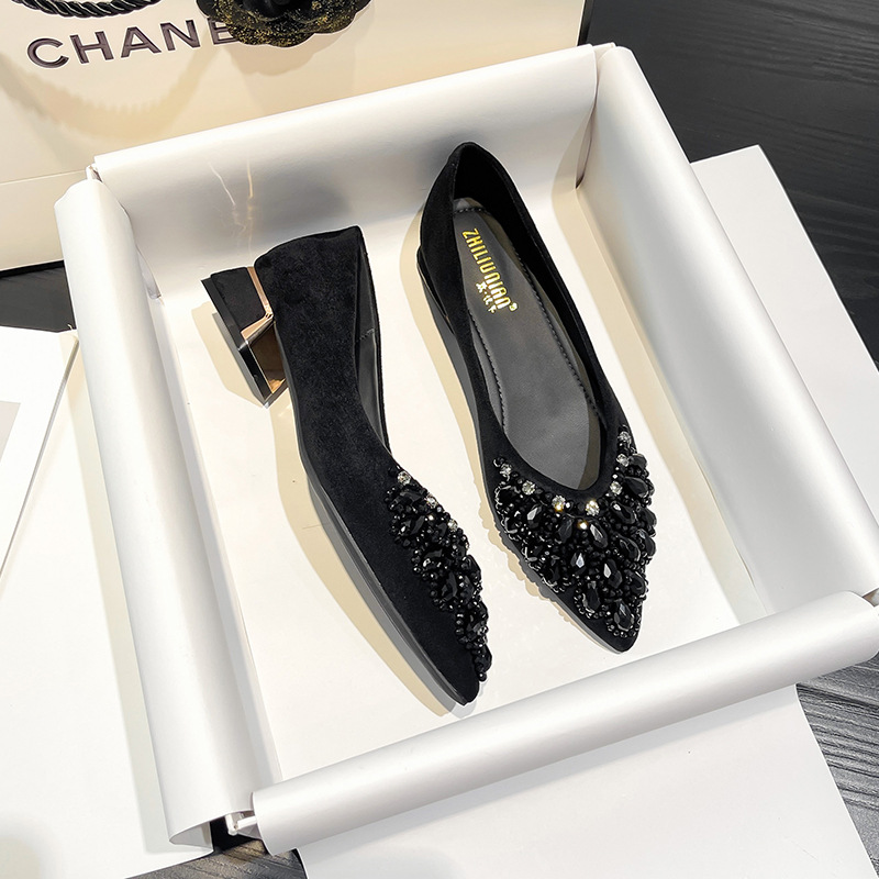 法式婚宴水钻尖头低跟女2025新款春季气质百搭单鞋黑色单鞋女女款