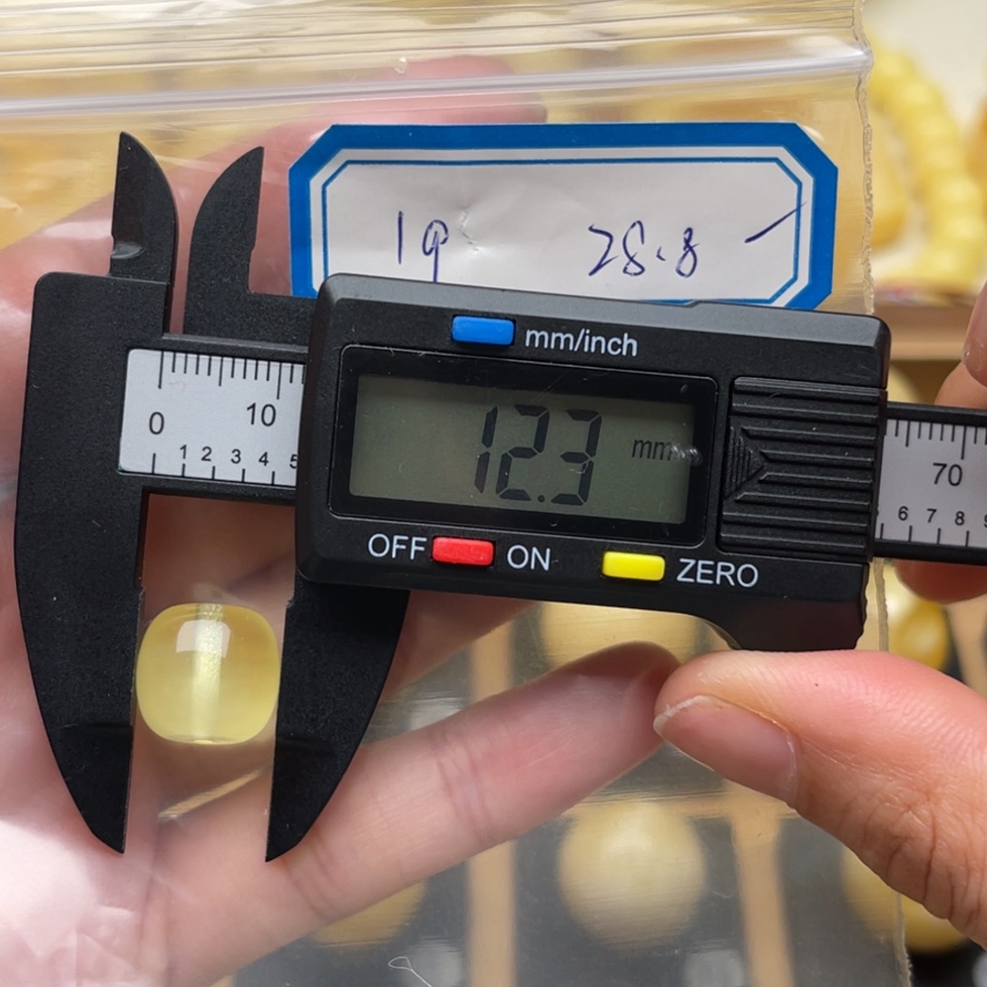 琥珀未镶嵌裸石蜜蜡墩子笑