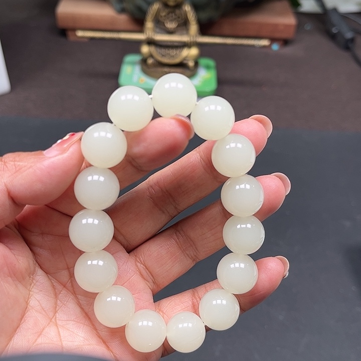 和田玉（糖玉）未镶嵌颈饰