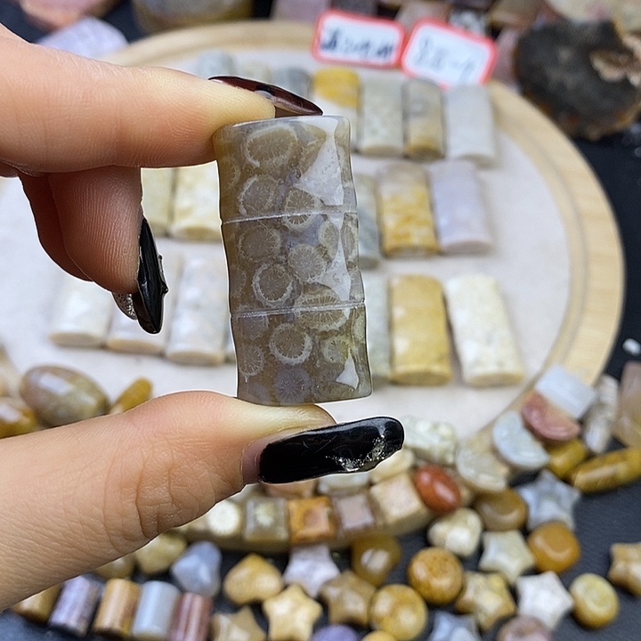 硅化玉未镶嵌颈饰14