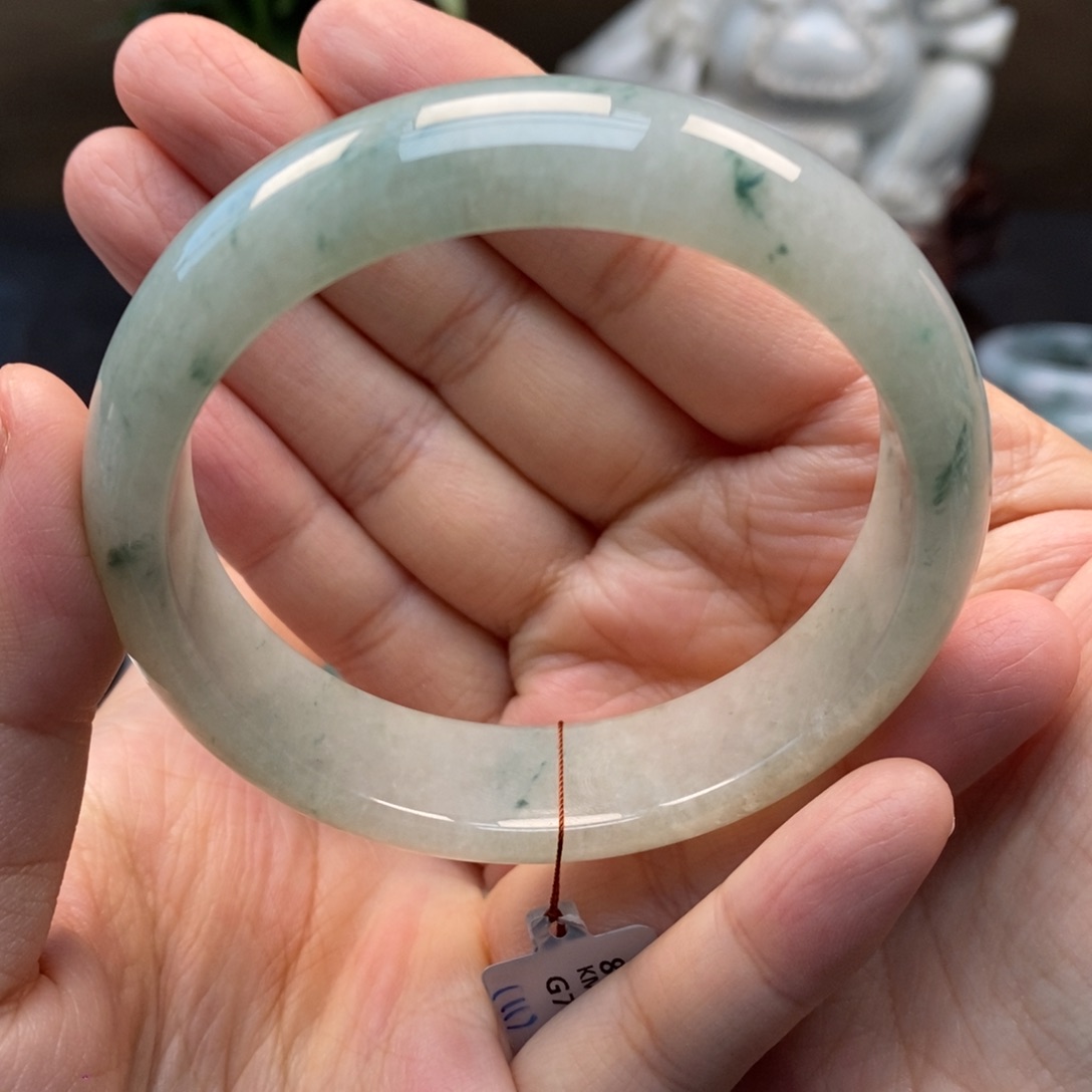 翡翠手镯未镶嵌天然